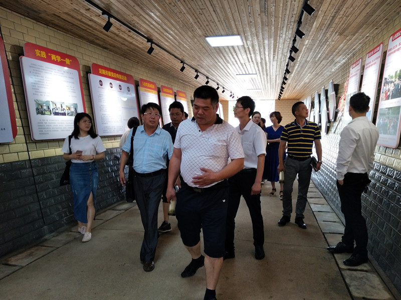 長(zhǎng)沙云游茶業(yè)有限公司,湖南綠茶,紅茶價(jià)格,長(zhǎng)沙毛尖批發(fā),云游陶餈禮盒,云游茶業(yè) 長(zhǎng)沙云游茶業(yè)有限公司,湖南綠茶,紅茶價(jià)格,長(zhǎng)沙毛尖批發(fā),云游陶餈禮盒,云游茶業(yè)